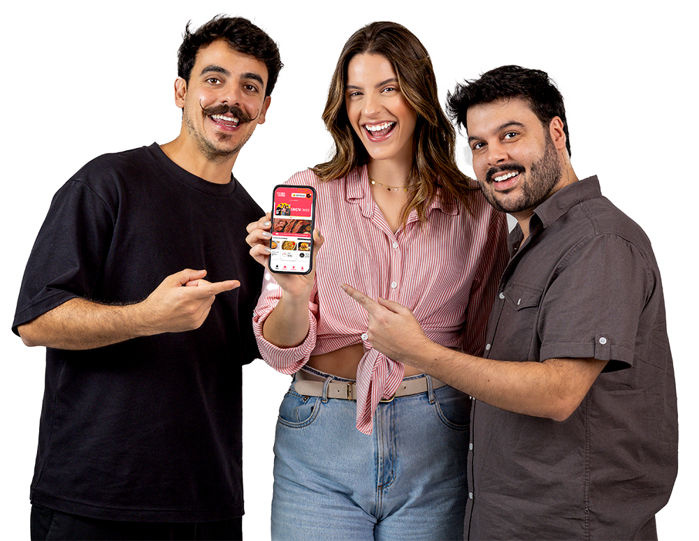 Pessoas felizes com pratos